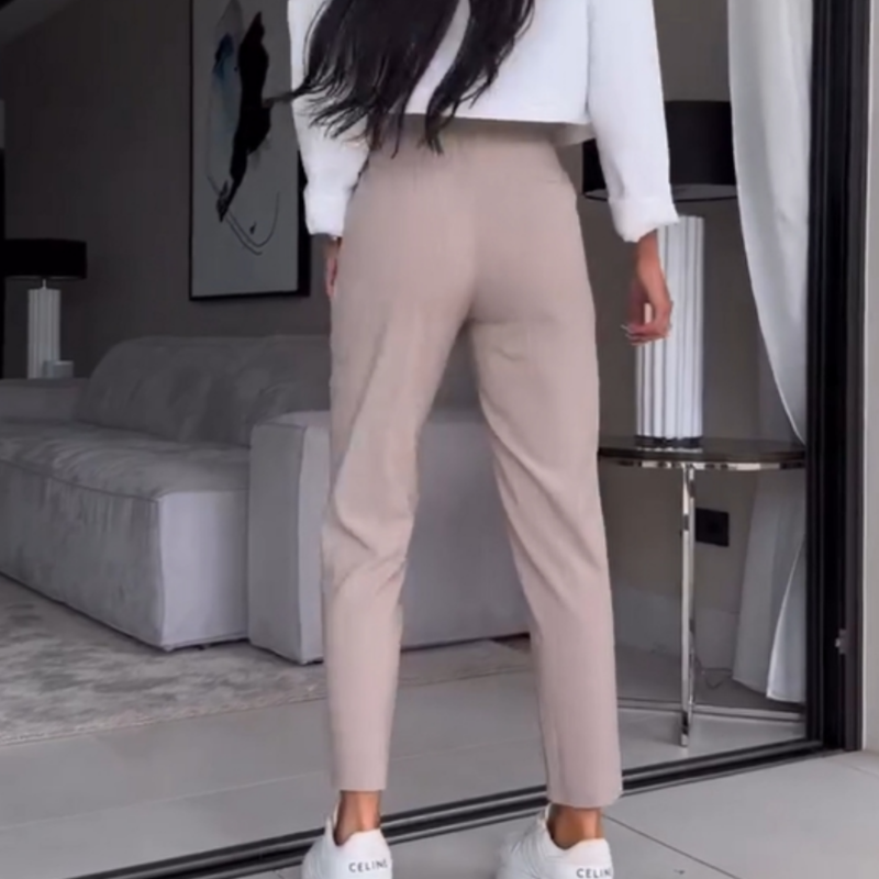 Pantalones de traje de raya diplomática versátiles e informales para mujer