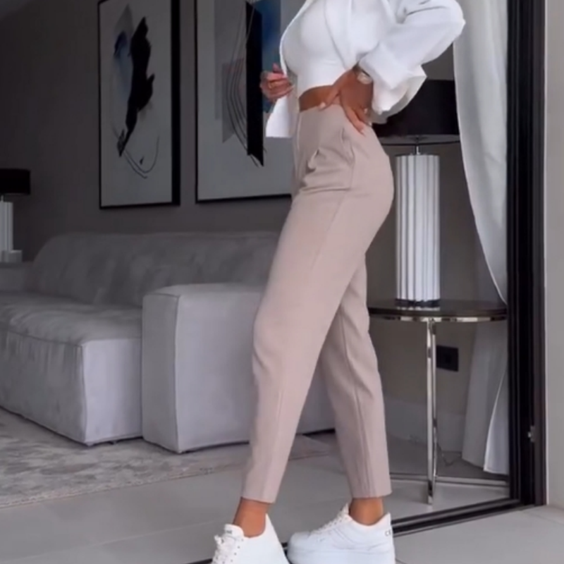 Pantalones de traje de raya diplomática versátiles e informales para mujer